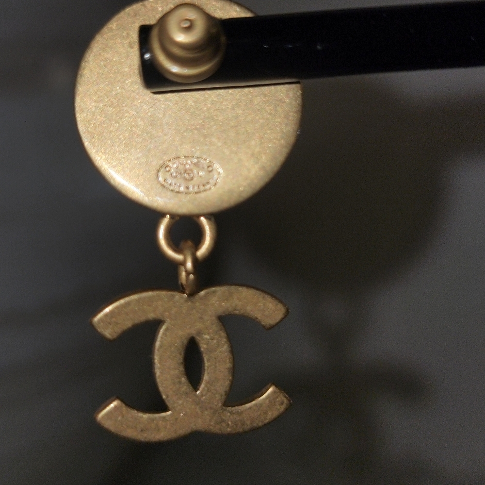 Chanel Black and Gold Earrings - Picture 4 of 7
